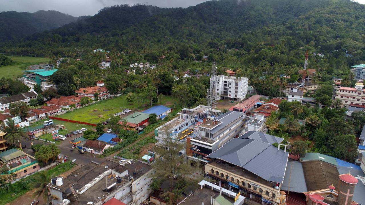 Hotel The Patio Thekkady Esterno foto