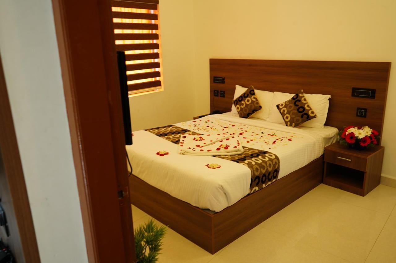 Hotel The Patio Thekkady Esterno foto